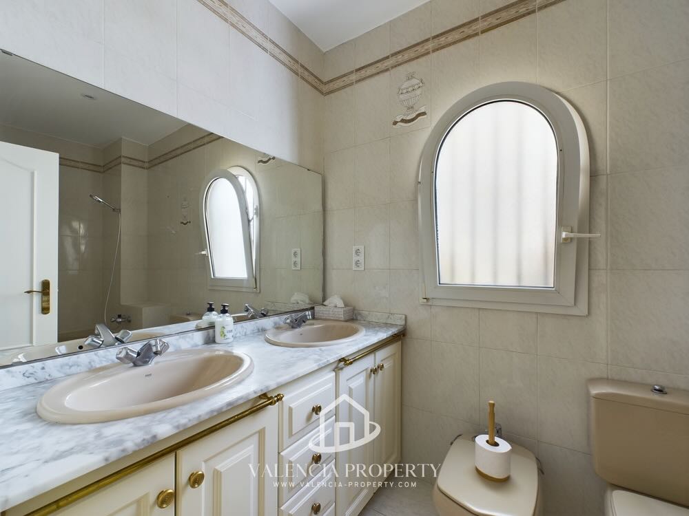 Property 2494 - Image 32